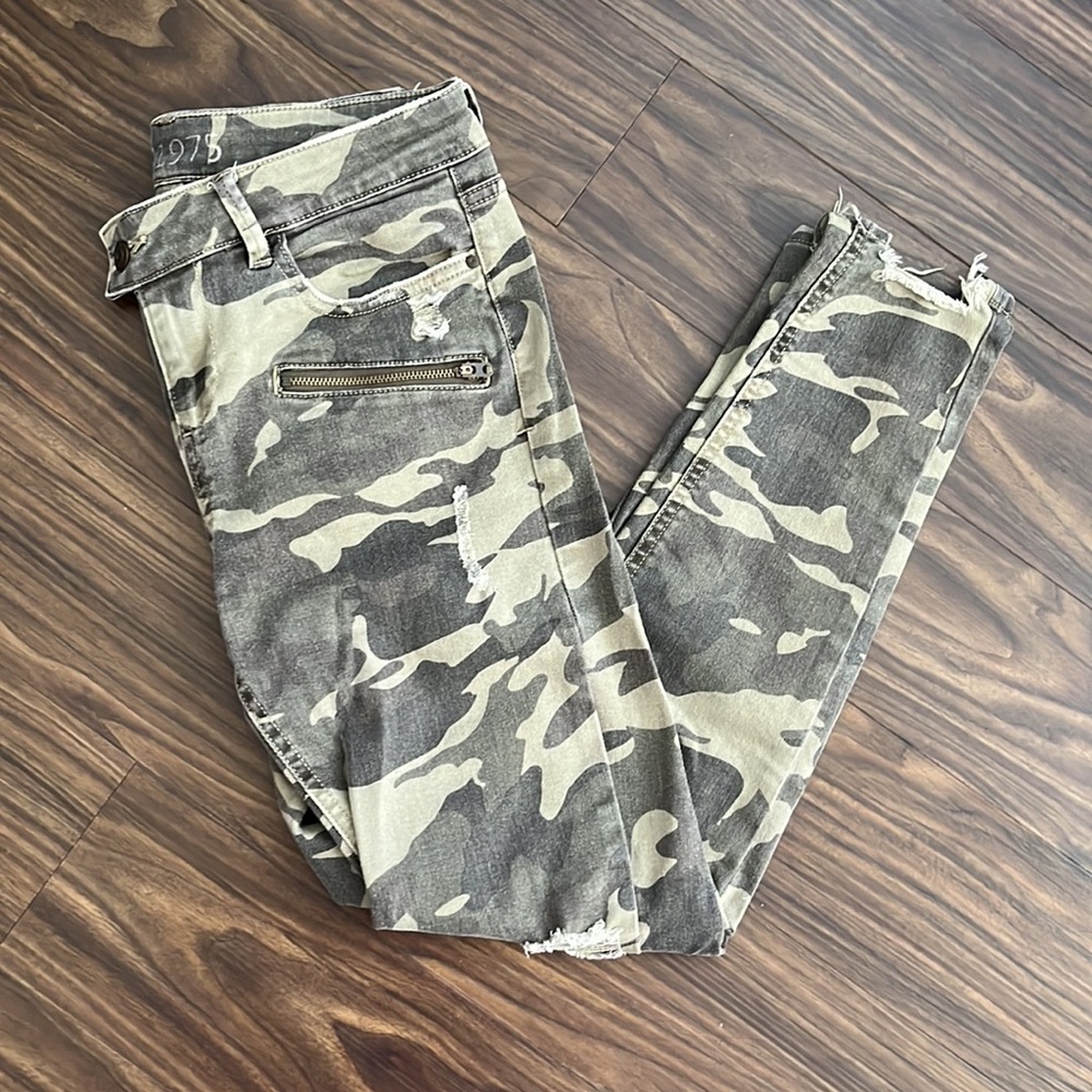 Z1975 Camo Skinny Jeans distressed